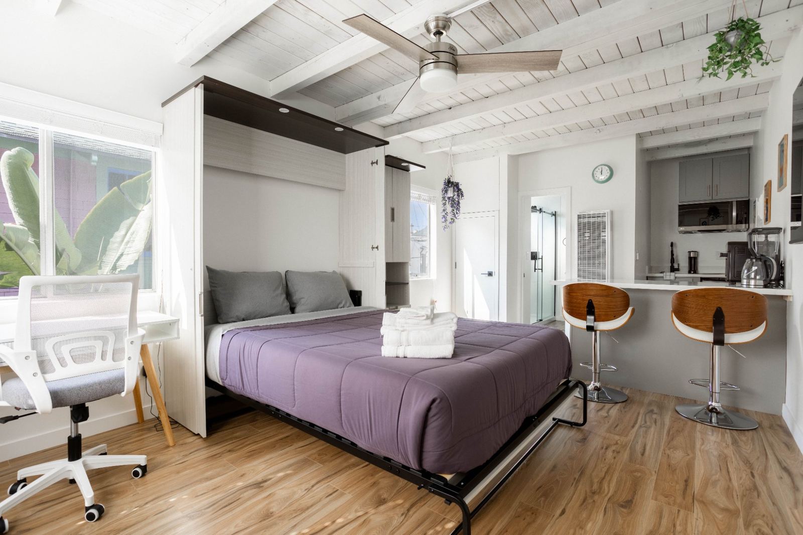 Bedroom — furnished Stay