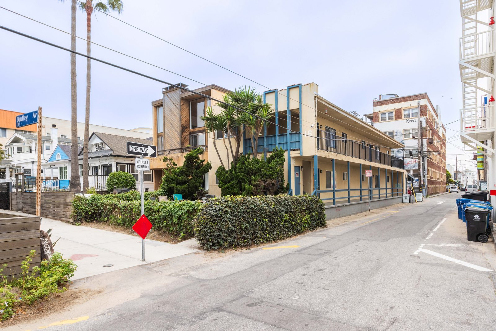 Dudley Avenue, Venice — the actual street where Superbahost operates